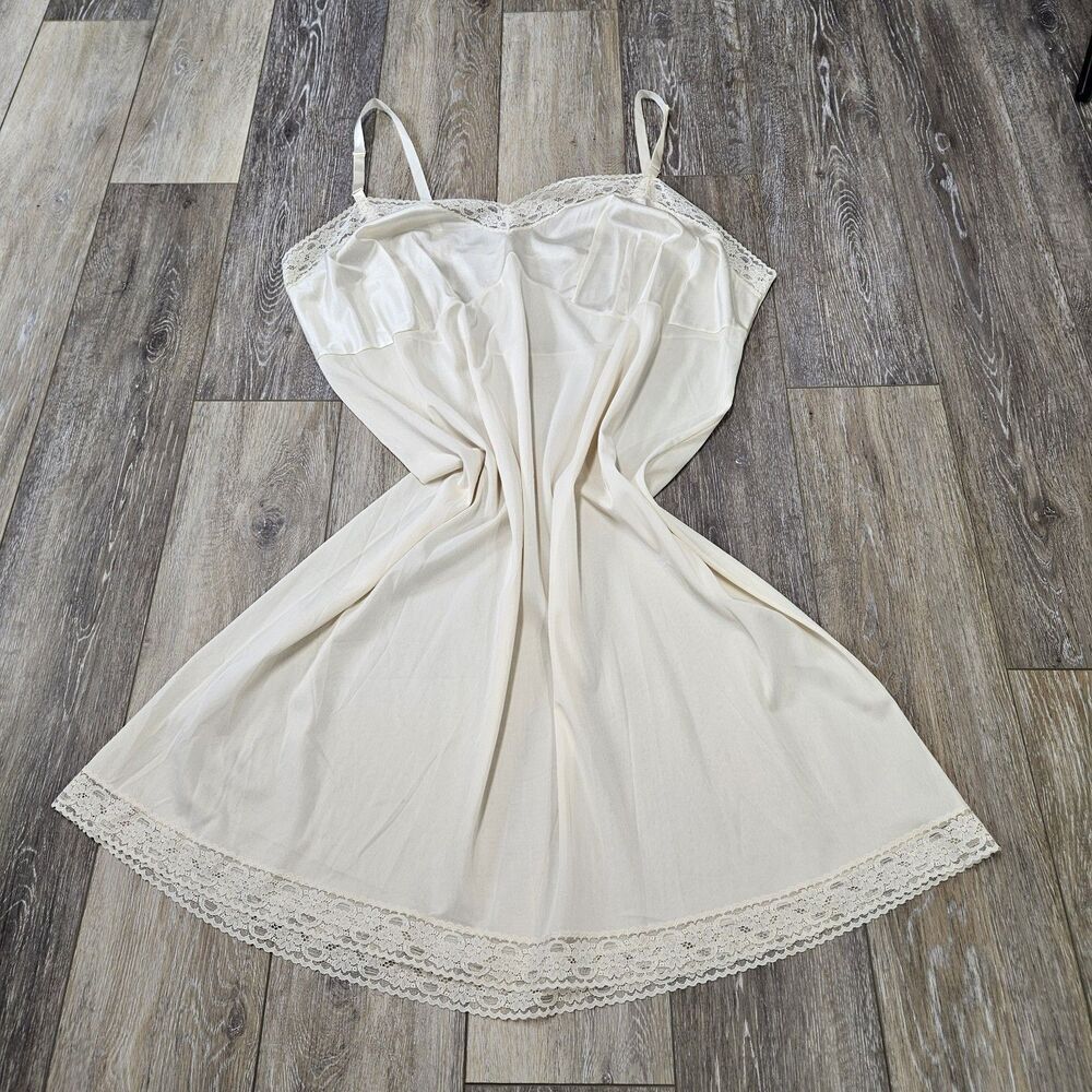 Vanity Fair Vintage USA Made Full Slip Dress Ivory Lace Slit Side Women's Large
